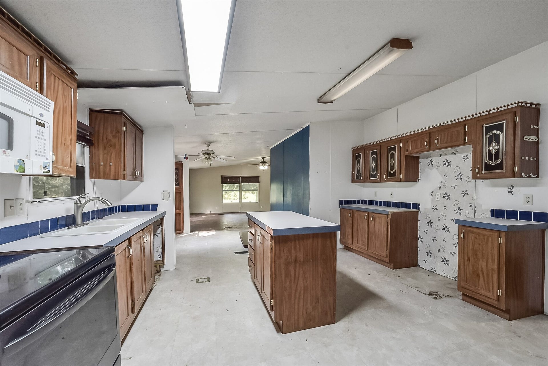 17315 Valley Lane, Conroe, TX 77306
