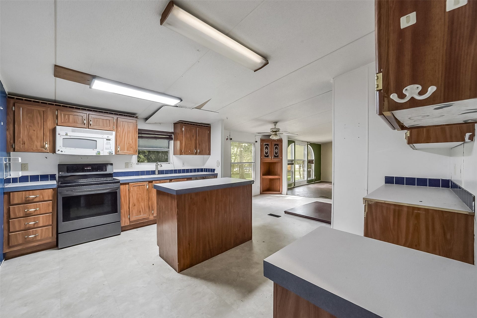 17315 Valley Lane, Conroe, TX 77306