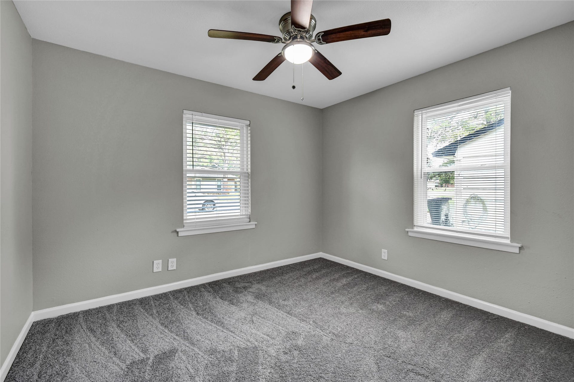 113 S Yaupon Street, Lake Jackson, TX 77566 113 S Yaupon Street, Lake Jackson, TX 77566