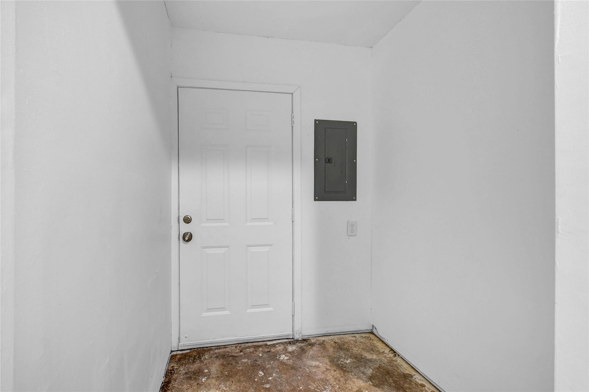 113 S Yaupon Street, Lake Jackson, TX 77566 113 S Yaupon Street, Lake Jackson, TX 77566