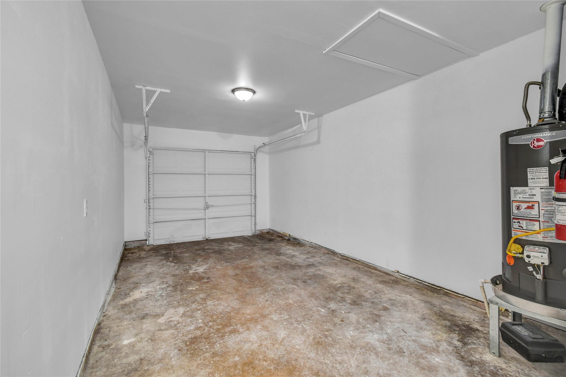 113 S Yaupon Street, Lake Jackson, TX 77566 113 S Yaupon Street, Lake Jackson, TX 77566