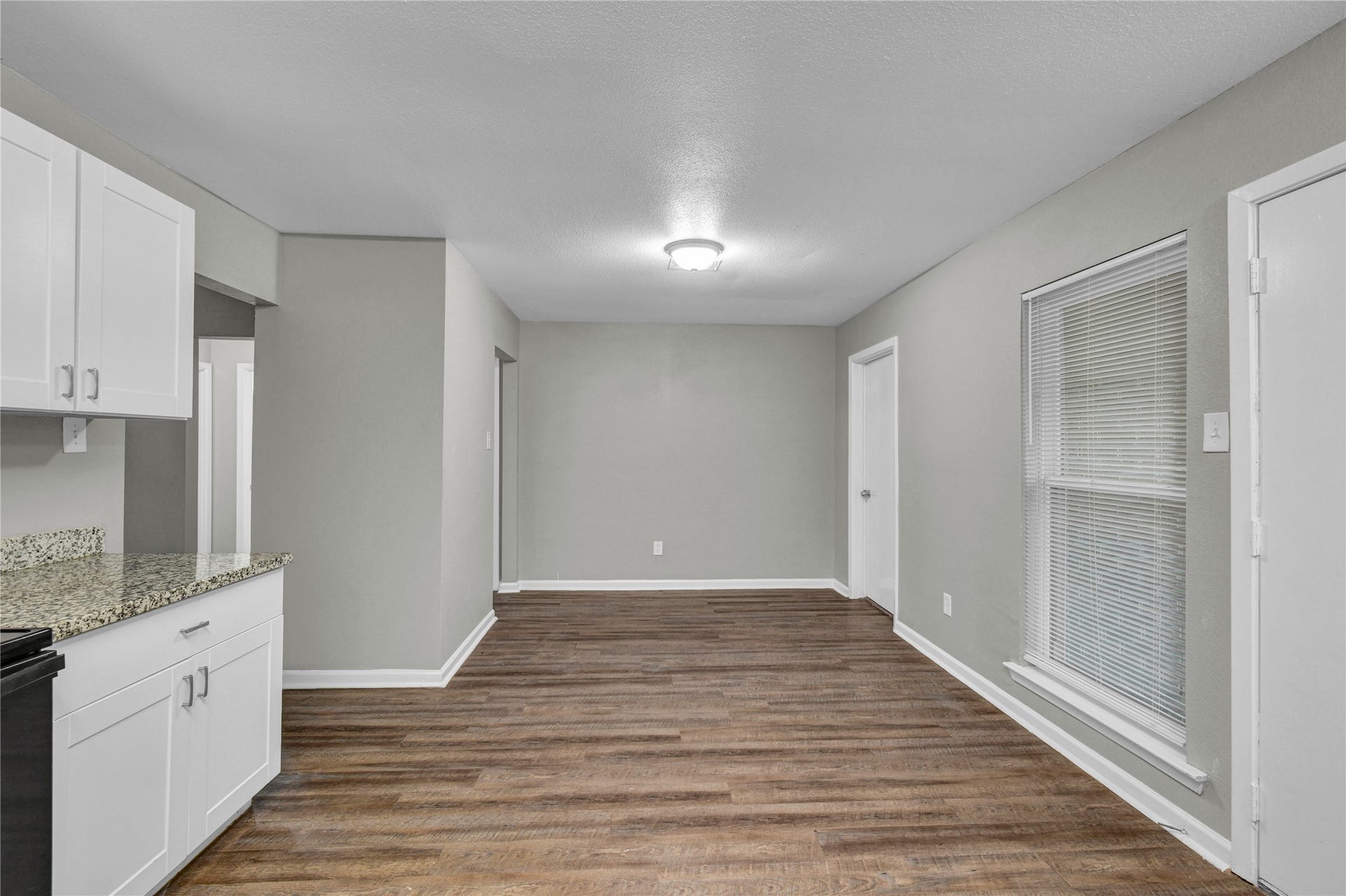 113 S Yaupon Street, Lake Jackson, TX 77566 113 S Yaupon Street, Lake Jackson, TX 77566