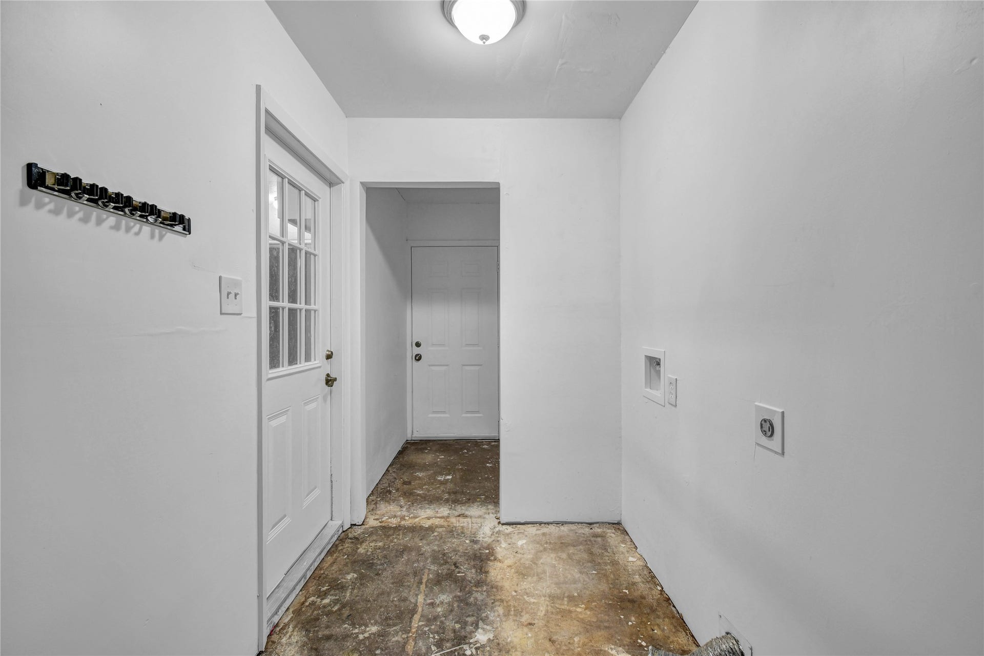 113 S Yaupon Street, Lake Jackson, TX 77566 113 S Yaupon Street, Lake Jackson, TX 77566