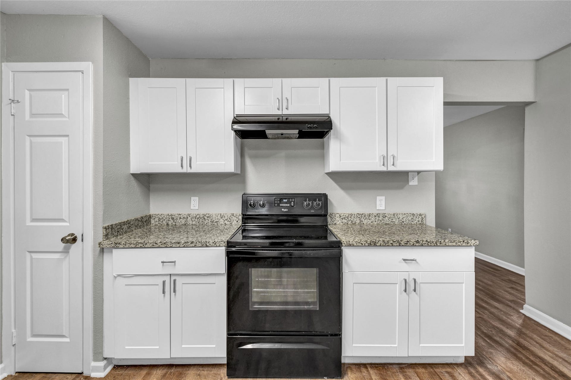 113 S Yaupon Street, Lake Jackson, TX 77566 113 S Yaupon Street, Lake Jackson, TX 77566