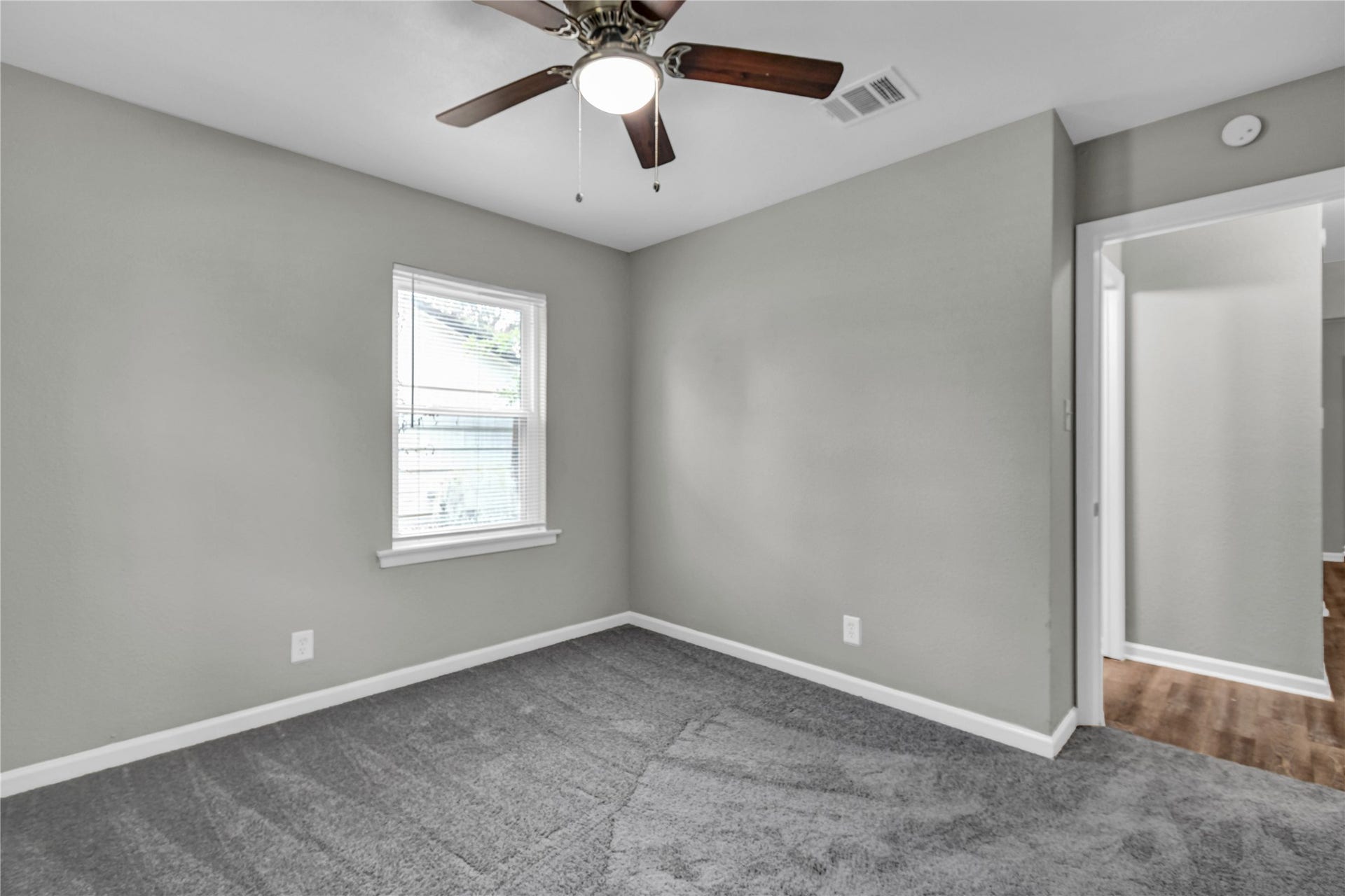 113 S Yaupon Street, Lake Jackson, TX 77566 113 S Yaupon Street, Lake Jackson, TX 77566