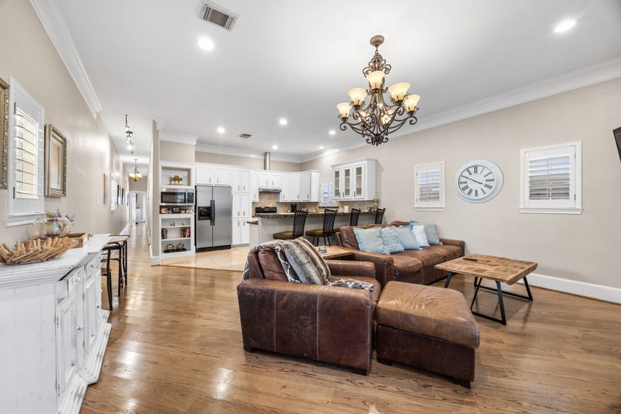 Property photo for 817 W 26th Street, Houston, TX