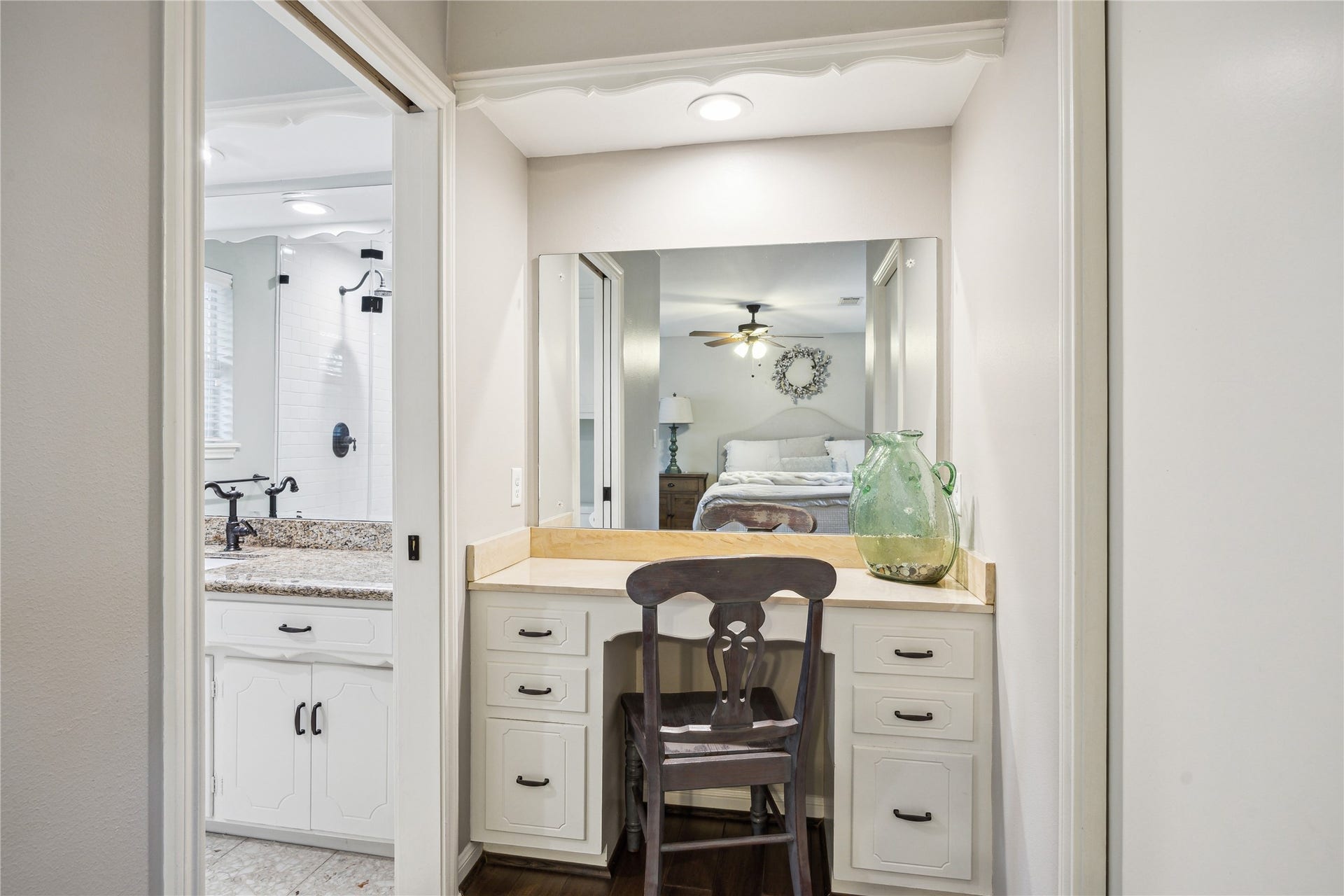 10714 Piping Rock Lane, Houston, TX 77042 A separate dressing vanity offers a dedicated space to get ready, with drawer storage and a large mirror.