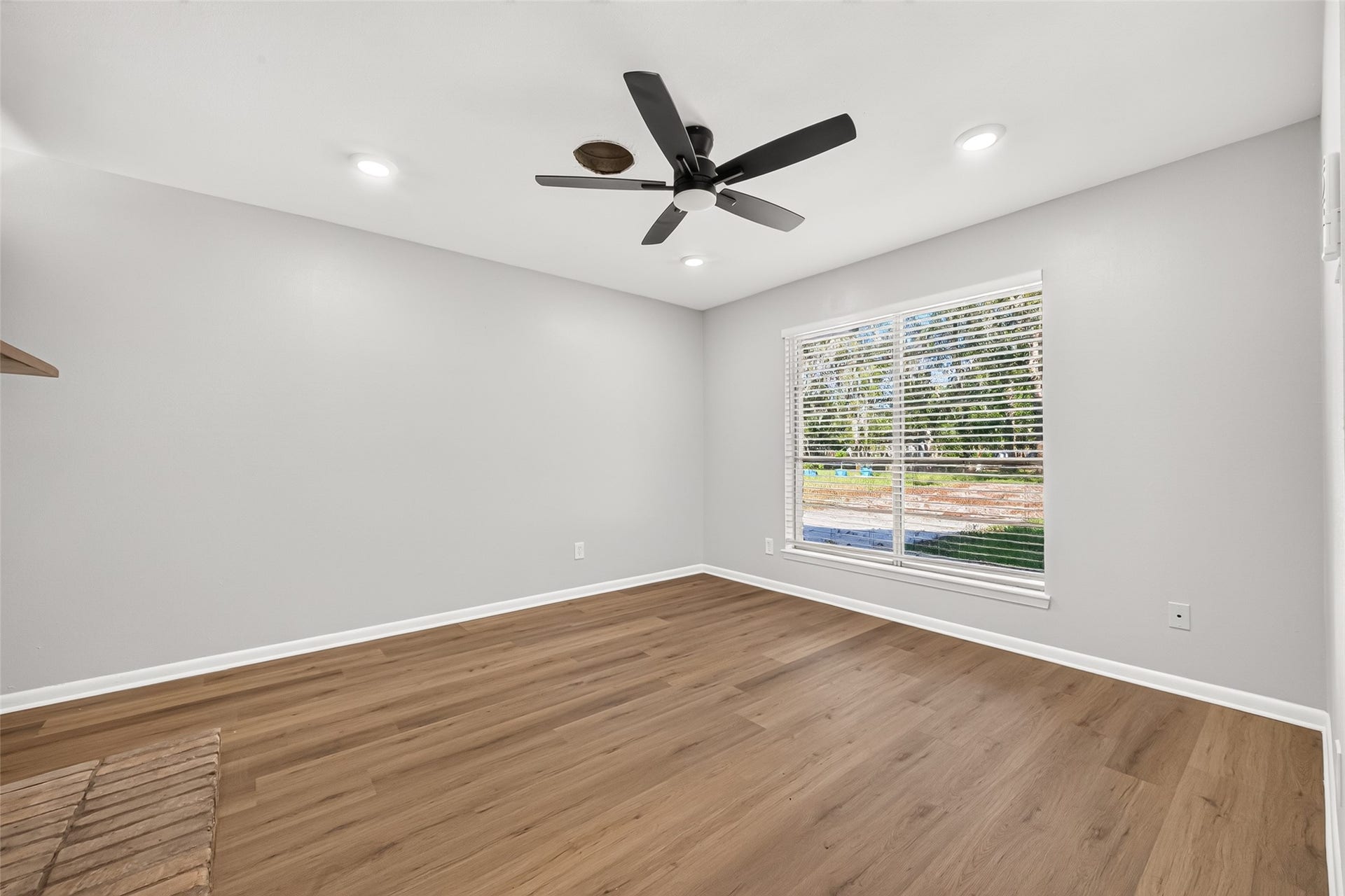 3415 County Road 361, Brazoria, TX 77422 3415 County Road 361, Brazoria, TX 77422