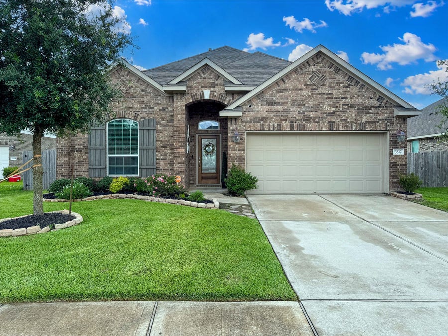 Property photo for 3612 Gracie Circle, Pearland, TX
