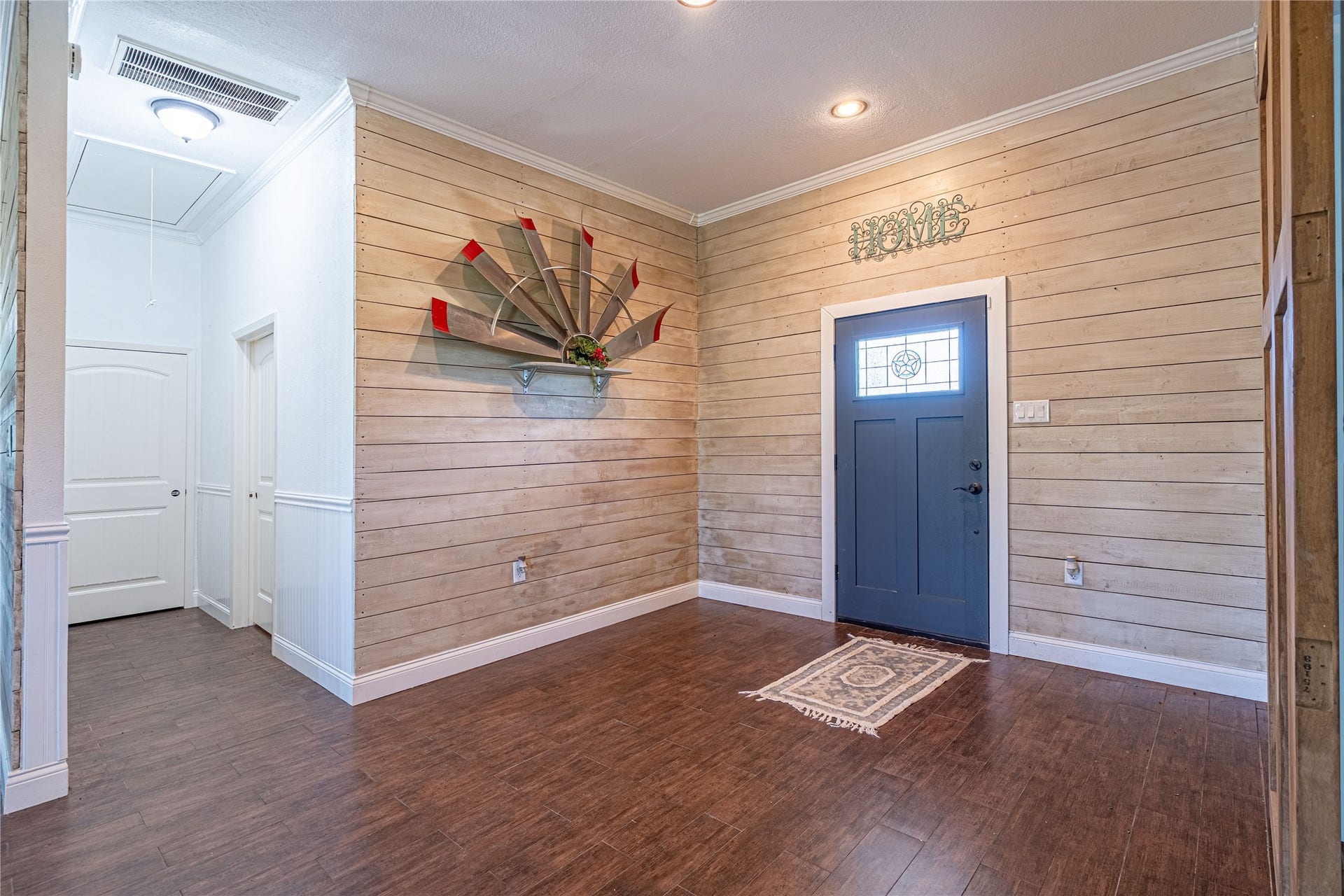 41802 Aggie Gee - Front Entrance