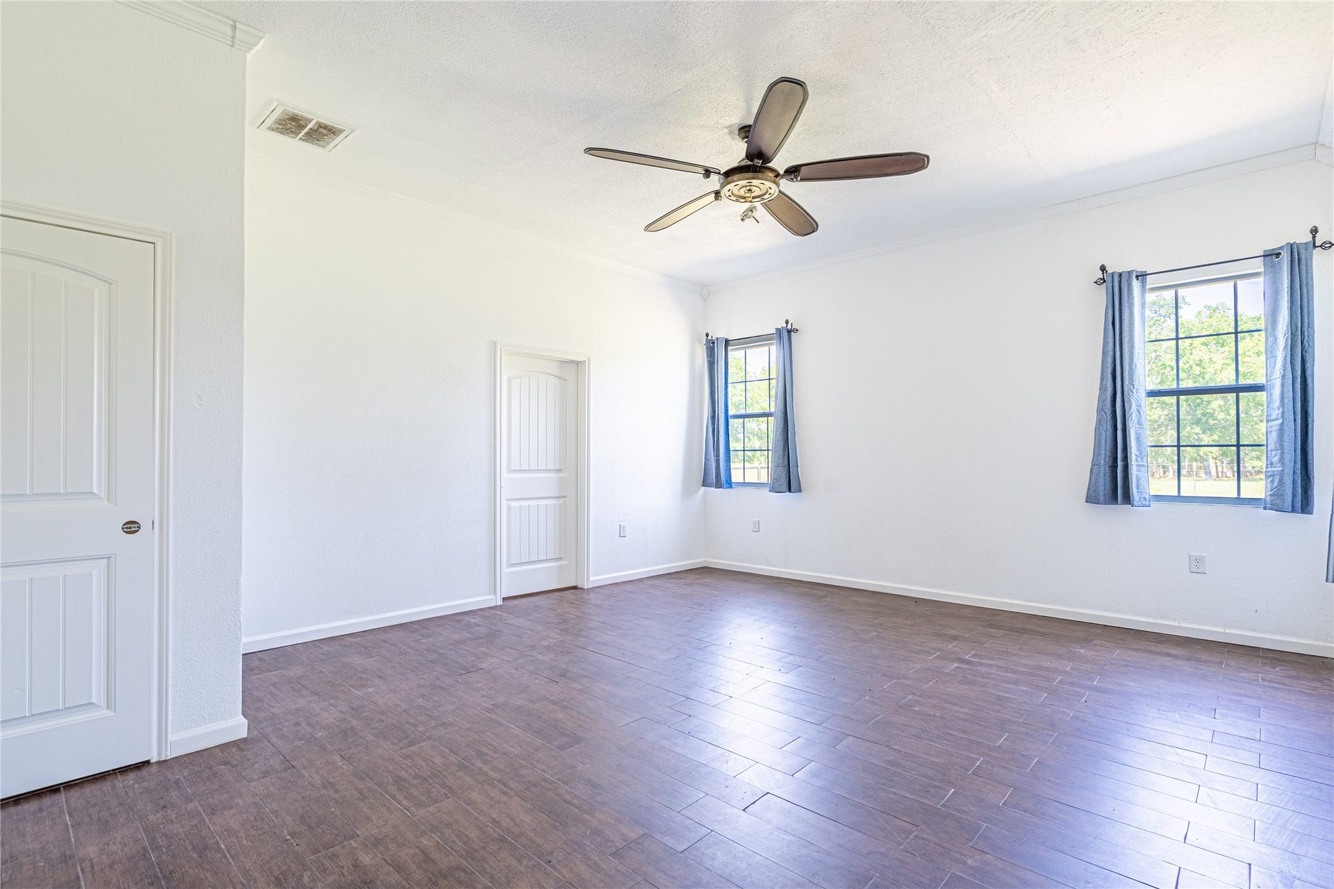 41802 Aggie Gee - Primary Bedroom
