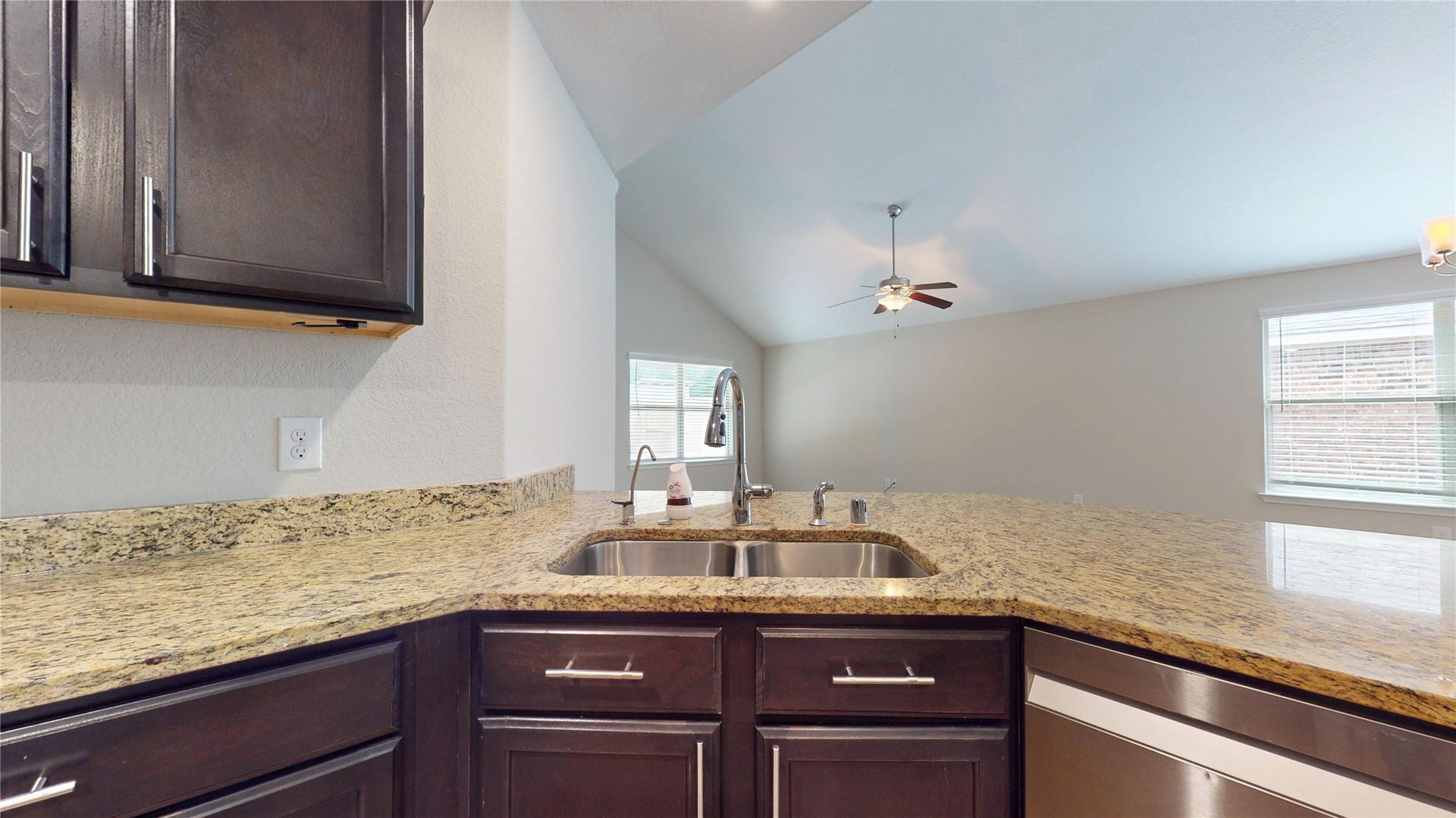 9631 Paloma Creek Drive, Tomball, TX 77375