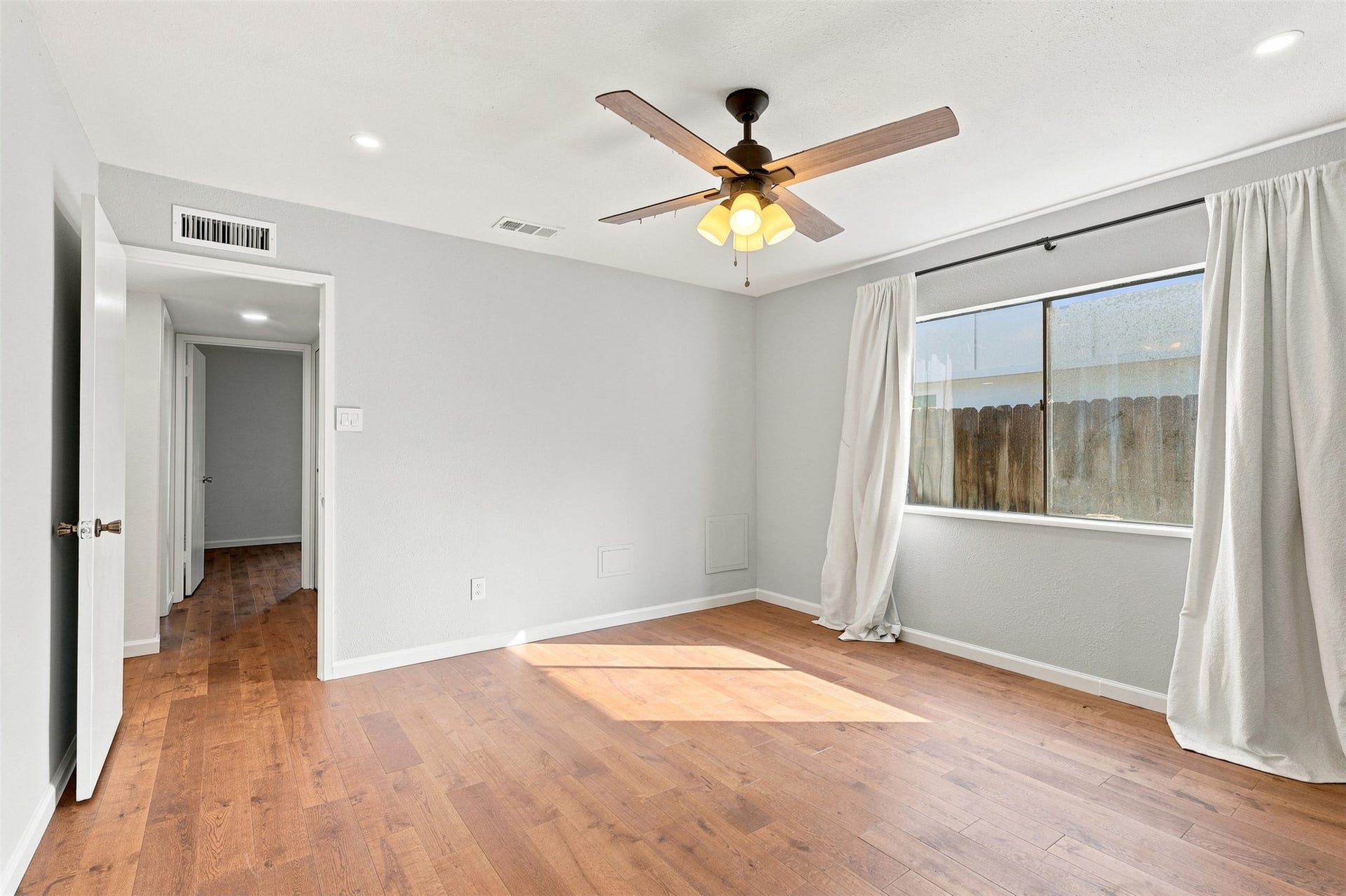 15427 Empanada Drive, Houston, TX 77083 15427 Empanada Drive, Houston, TX 77083