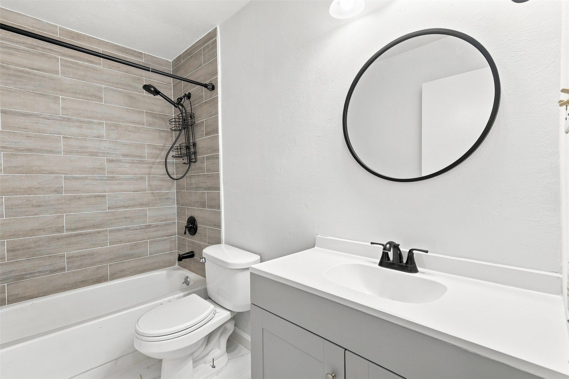 15427 Empanada Drive, Houston, TX 77083 Bathroom #2