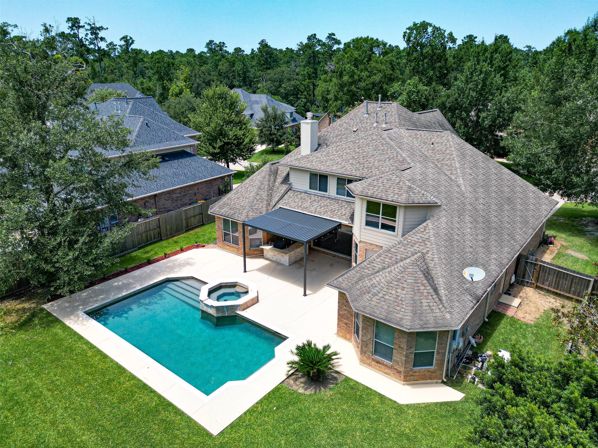 45 Marquise Oaks Place Place, The Woodlands, TX 77382 Amazing Home on One Third Acre Lot.