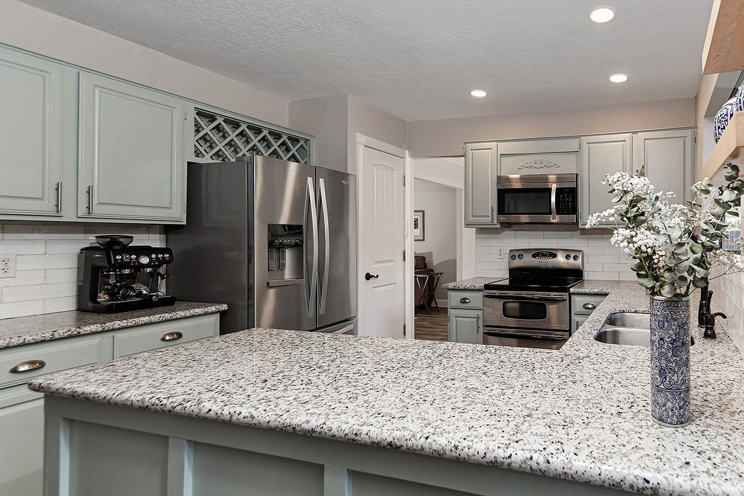 9 Silver Elm Place, The Woodlands, TX 77381 9 Silver Elm Place, The Woodlands, TX 77381