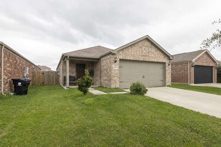 Property photo for 6255 El Cobre Drive, Houston, TX