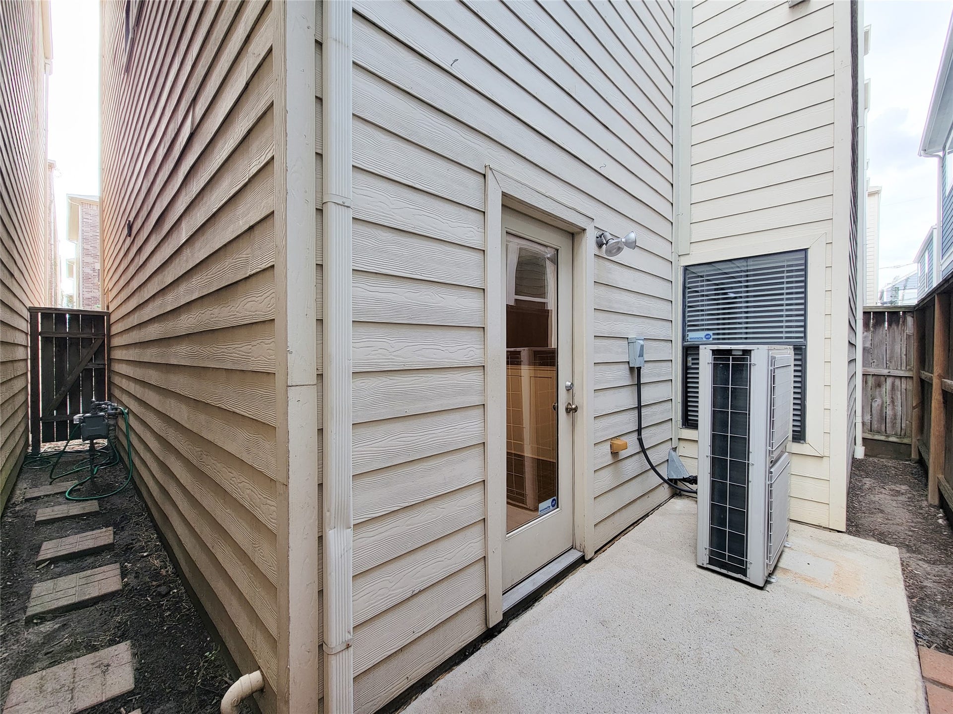 411 West 26th Street, Houston, TX 77008