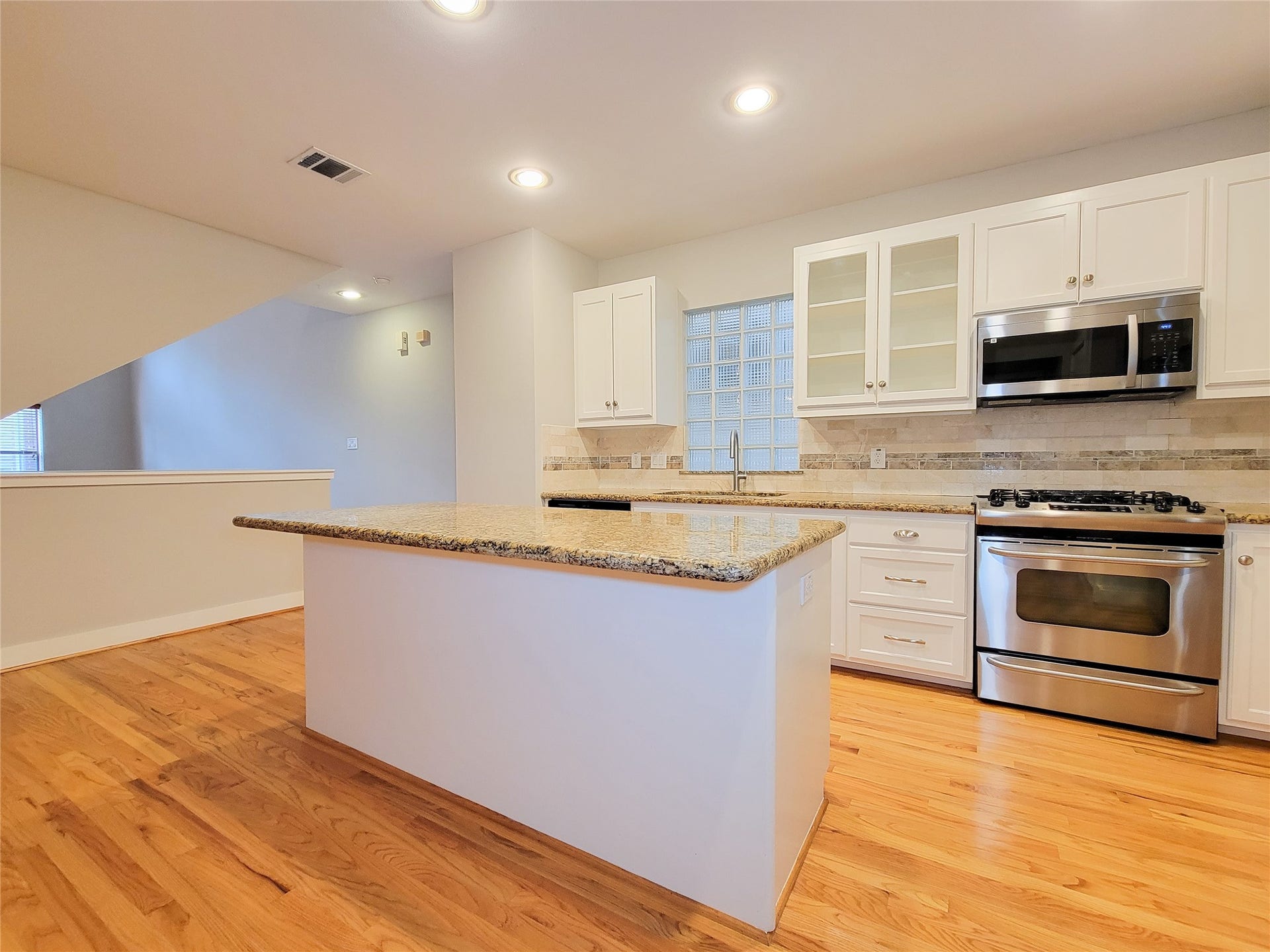 411 West 26th Street, Houston, TX 77008