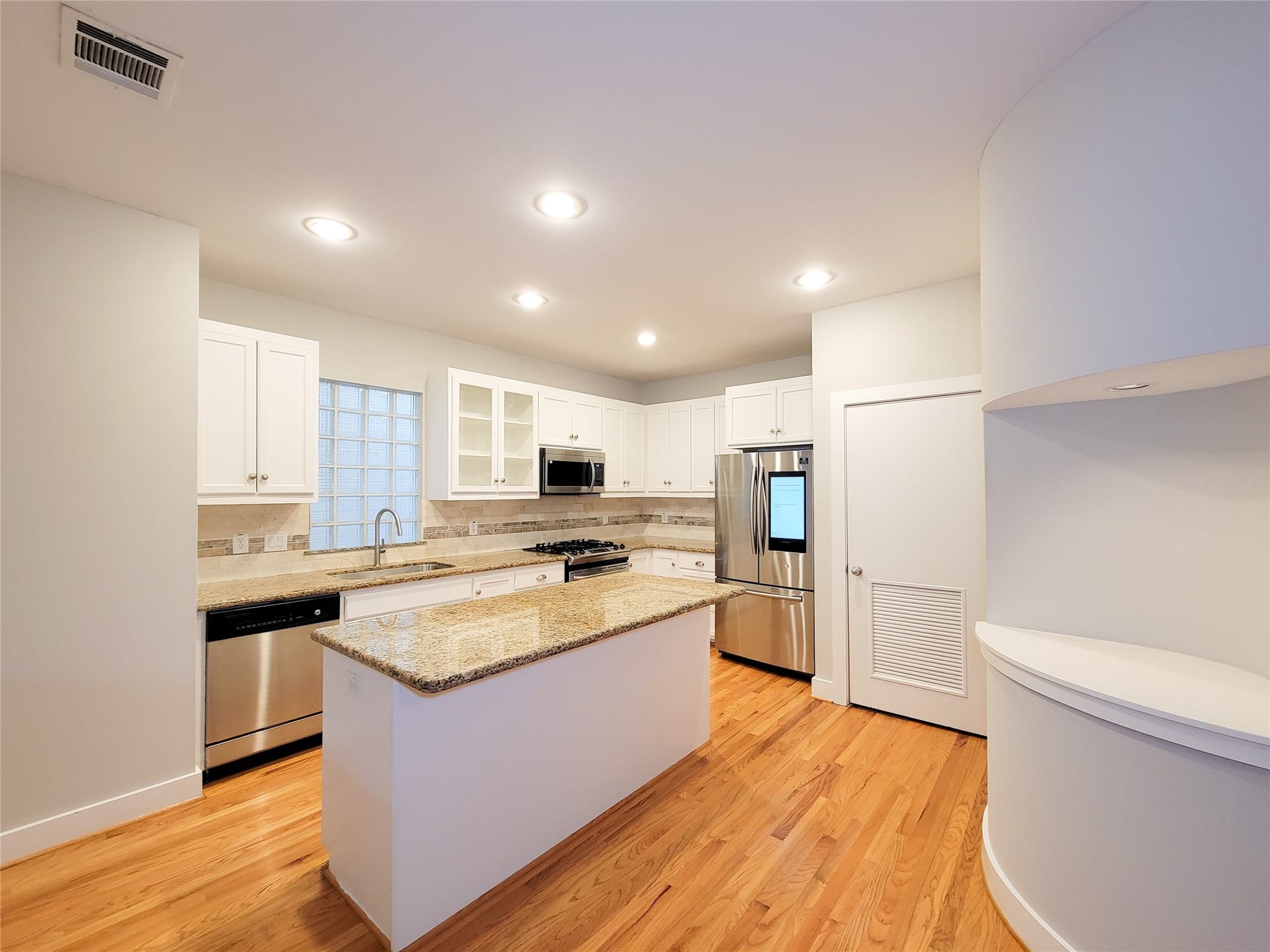 411 West 26th Street, Houston, TX 77008