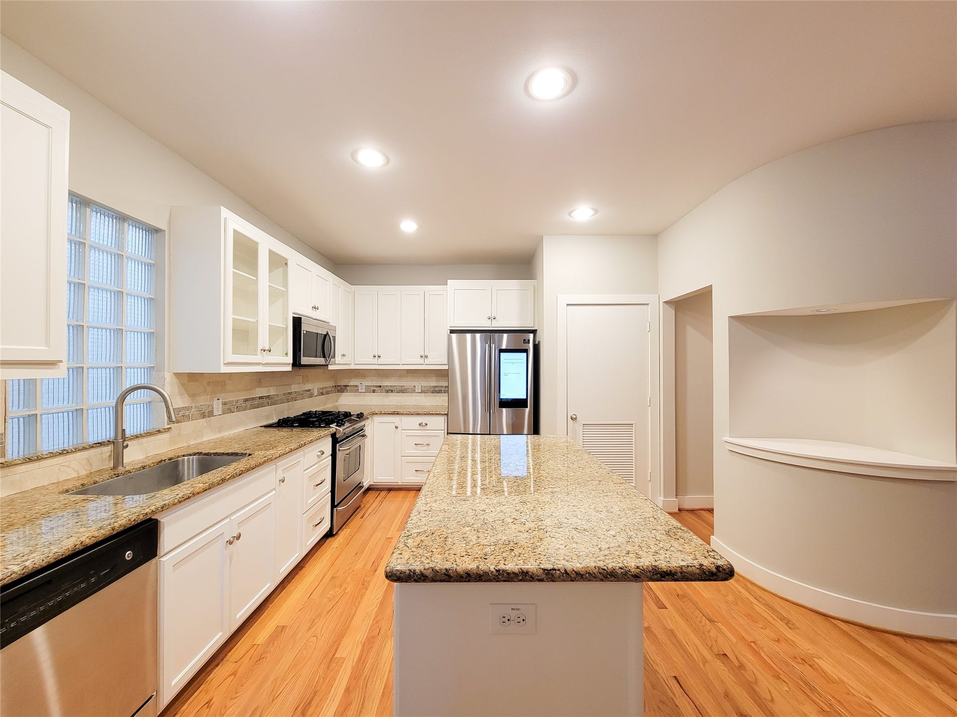 411 West 26th Street, Houston, TX 77008