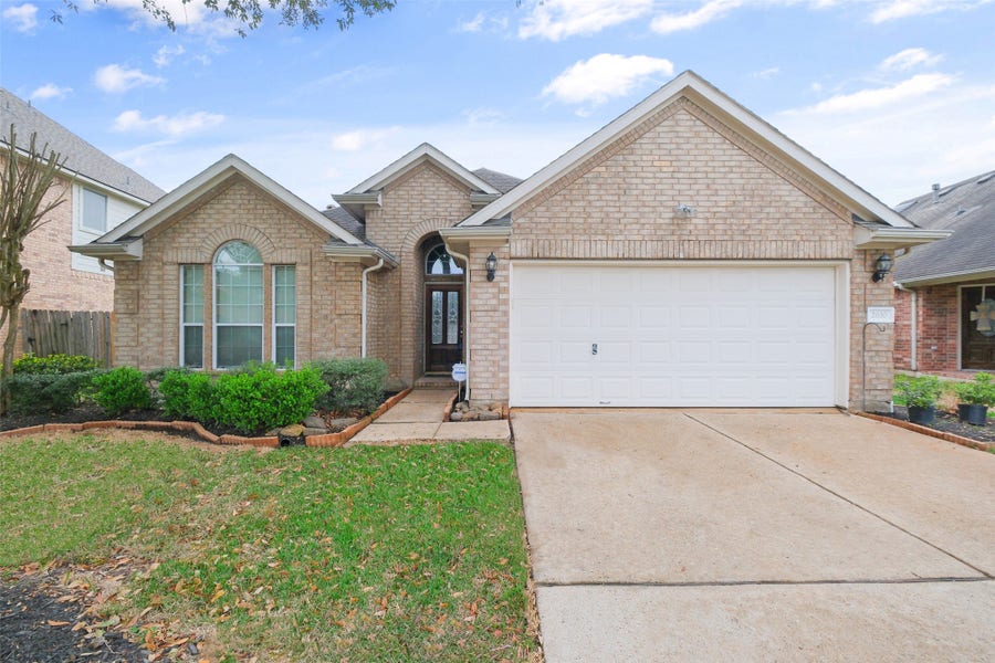 Property photo for 2610 Easton Springs Court, Pearland, TX