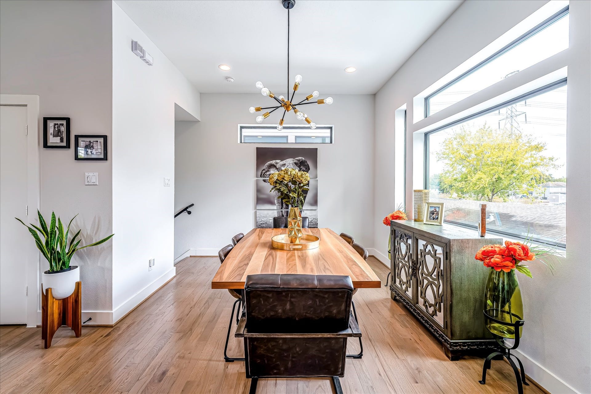 3514 Arlington Street, Houston, TX 77018 Open dining area designed for effortless entertaining and comfortable daily meals. Photos reflect previous furnishings. Home is currently vacant. Furnishings shown are for illustrative purposes only.
