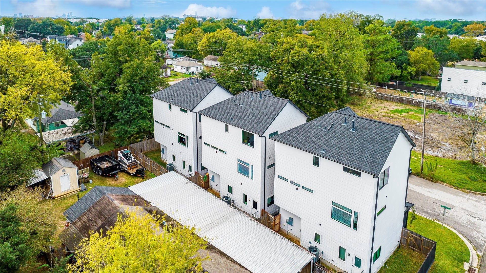 3514 Arlington Street, Houston, TX 77018 Prime central Houston location offering quick access to Downtown, The Galleria, The Heights, Garden Oaks, Oak Forest, and major freeways.