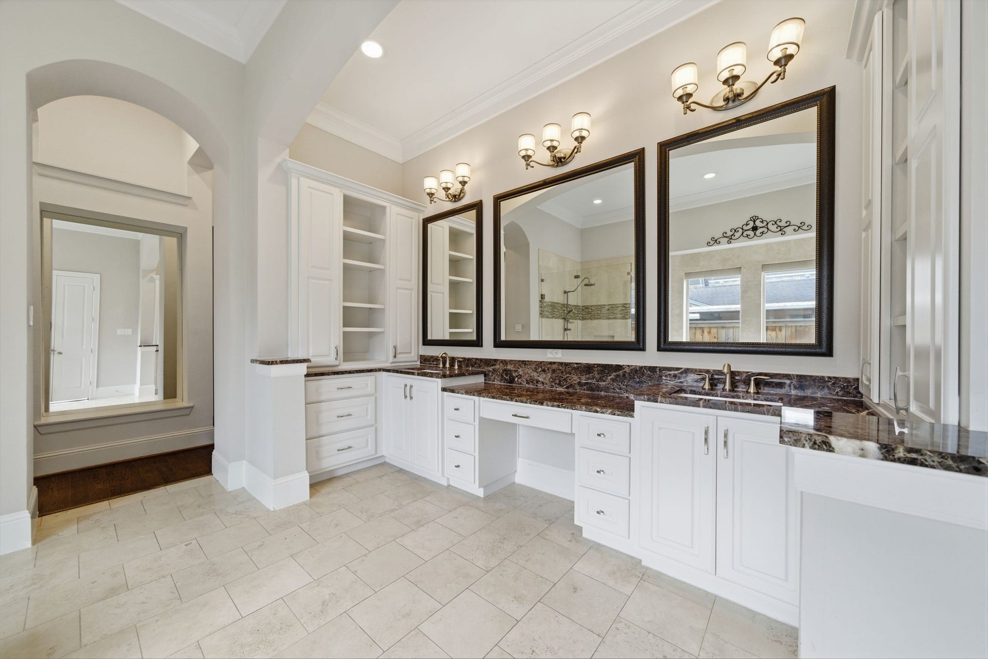 1510 Whispering Pines Drive, Houston, TX 77055 Primary bath with two vanities.
