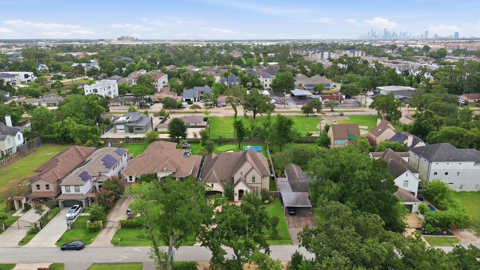 1510 Whispering Pines Drive, Houston, TX 77055 So convenient to downtown and Memorial Park!