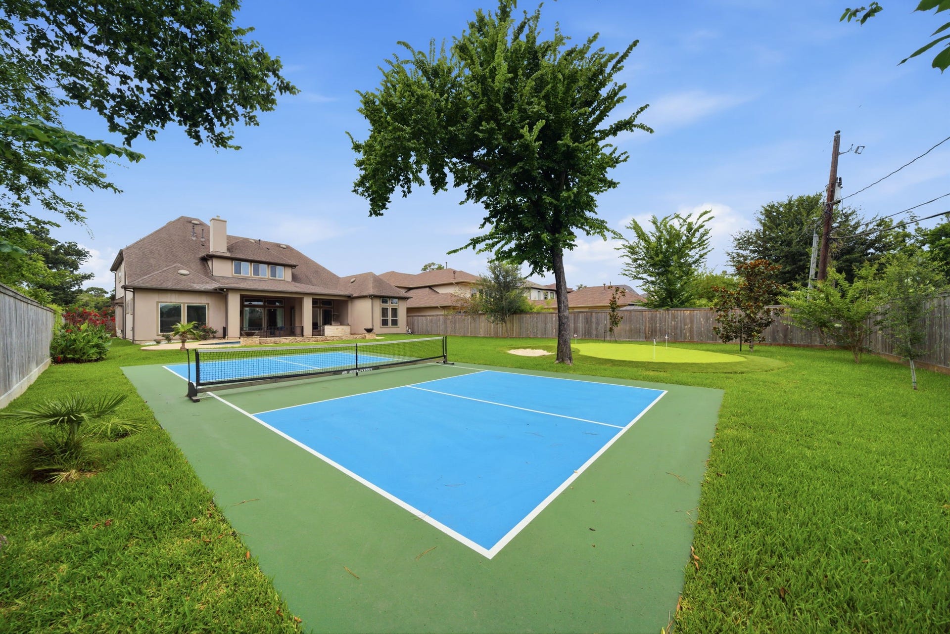 1510 Whispering Pines Drive, Houston, TX 77055 Calling all pickleball lovers! Can also be set up for BASKETBALL!