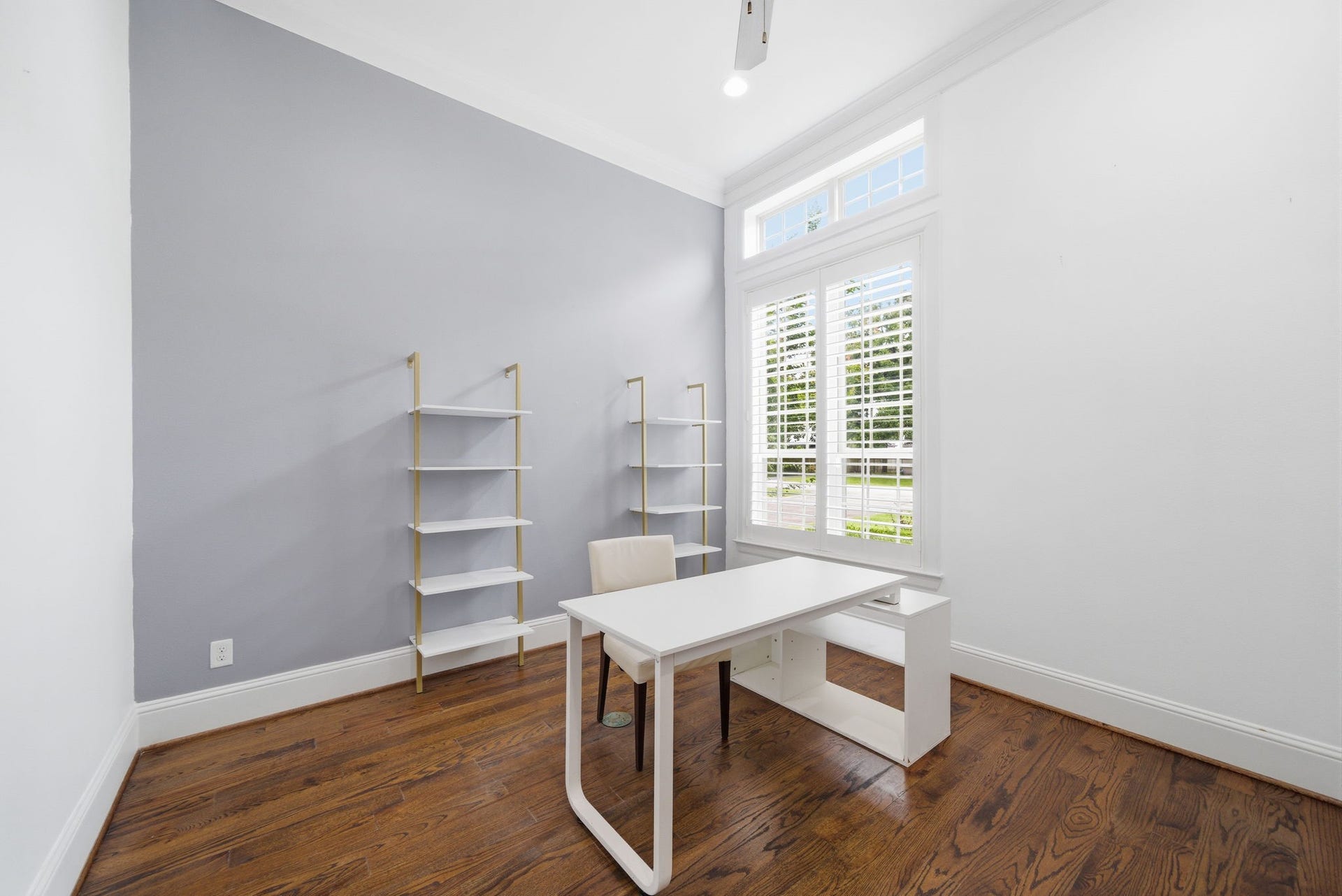 1510 Whispering Pines Drive, Houston, TX 77055 Study/office located off entry has high ceilings and hardwood floors. Plantation shutters on windows.
