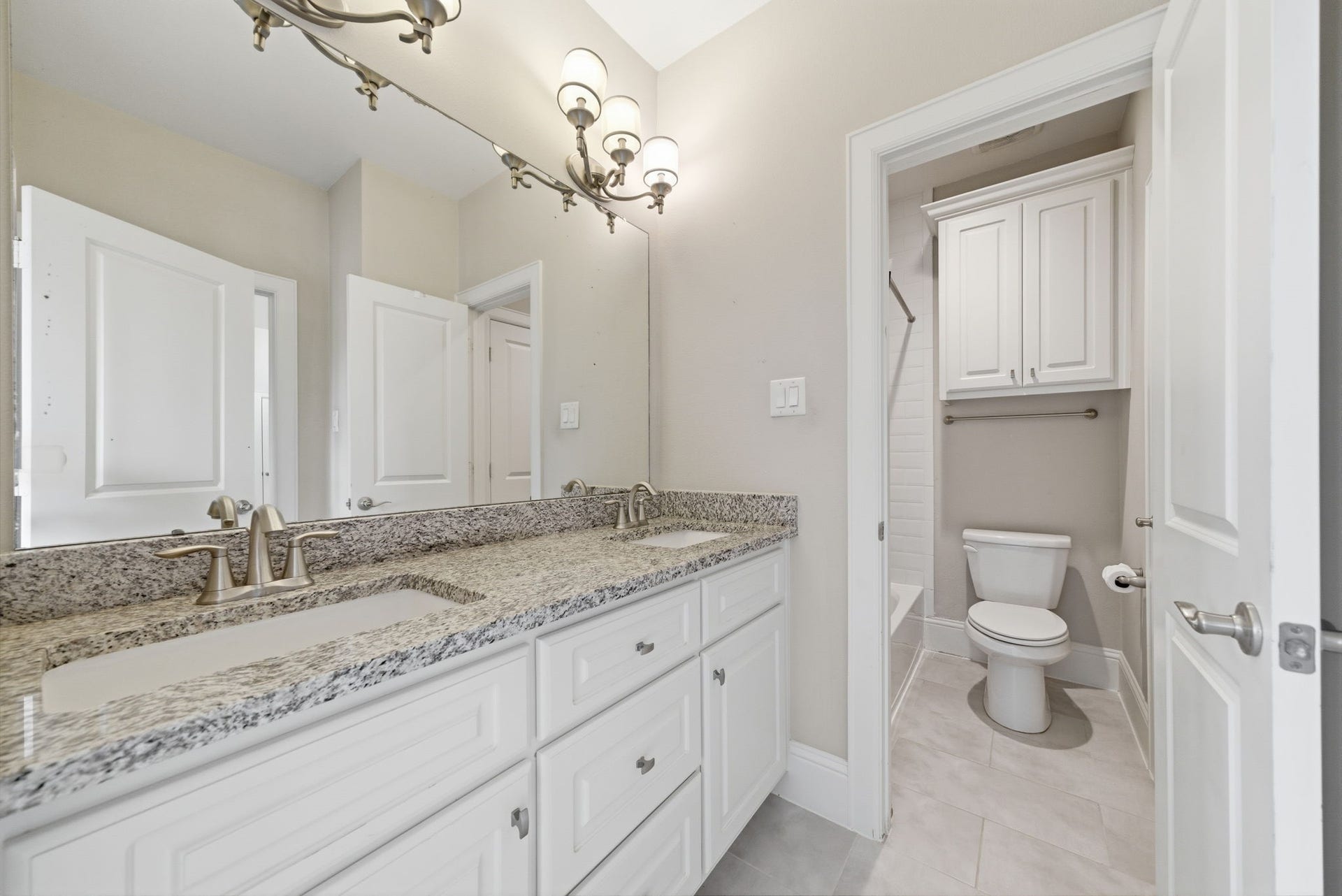 1510 Whispering Pines Drive, Houston, TX 77055 Guest Bathroom.