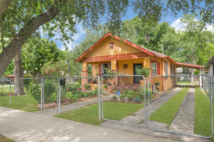 Property photo for 230 Lenox Street, Houston, TX