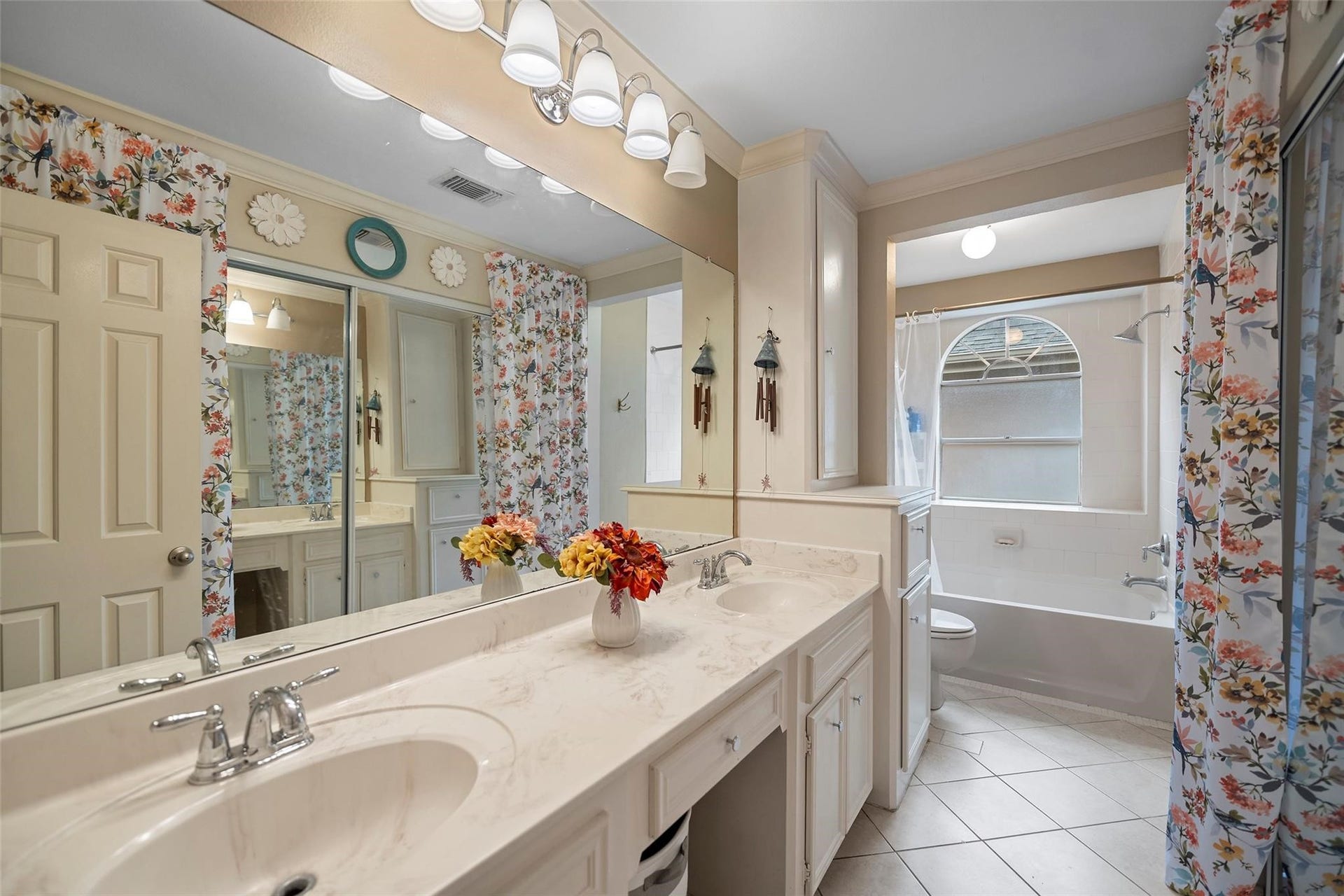 5515 Strack Road, #120, Houston, TX 77069 Primary Bath