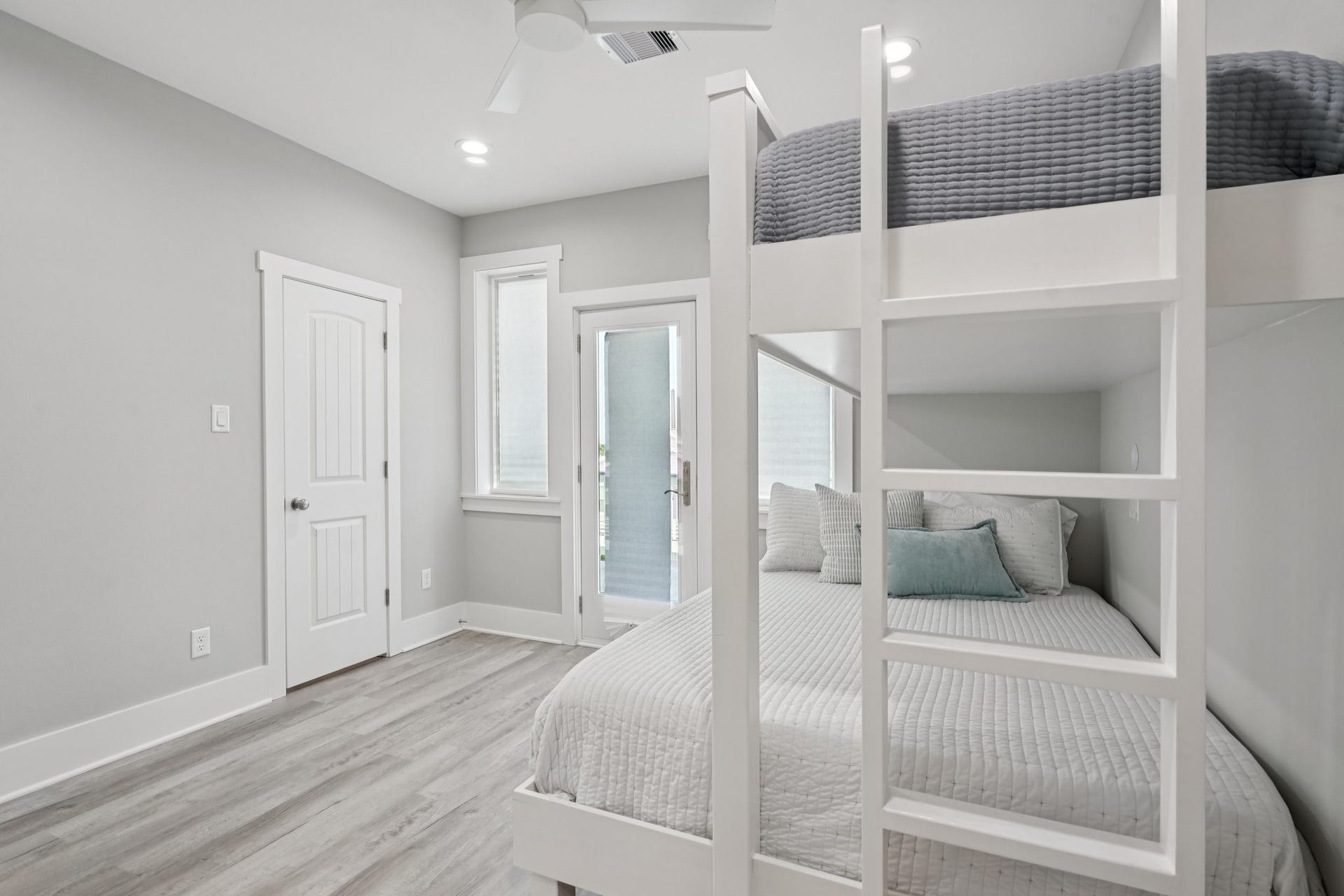 16700 Montego Way, Jamaica Beach, TX 77554 16700 Montego Way, Jamaica Beach, TX 77554