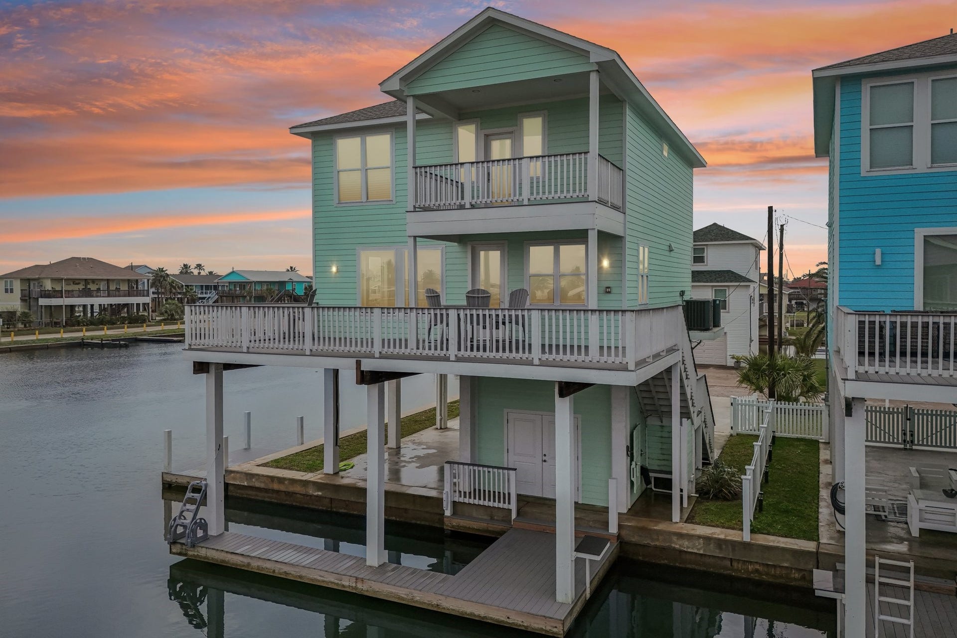 16700 Montego Way, Jamaica Beach, TX 77554 16700 Montego Way, Jamaica Beach, TX 77554