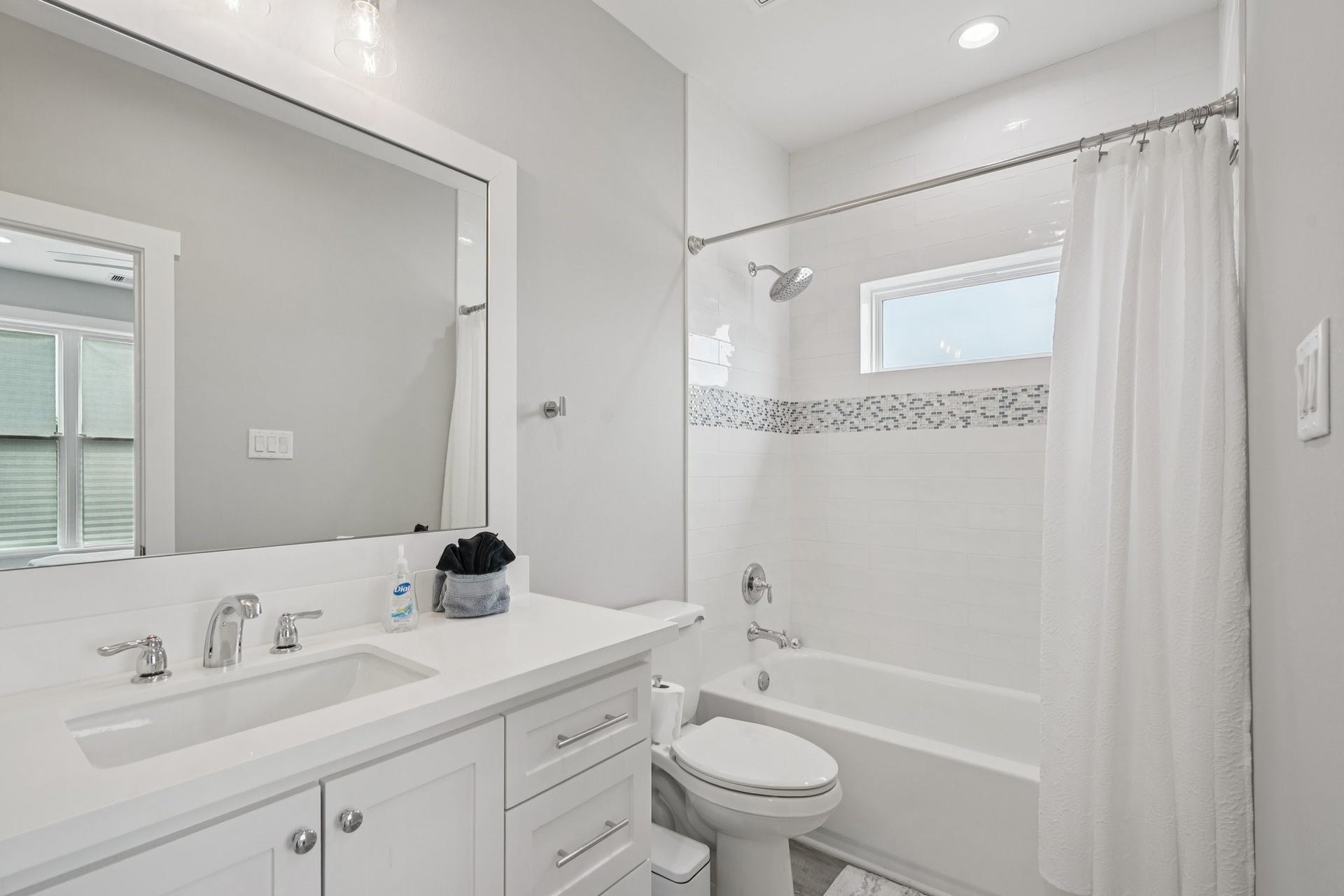 16700 Montego Way, Jamaica Beach, TX 77554 16700 Montego Way, Jamaica Beach, TX 77554