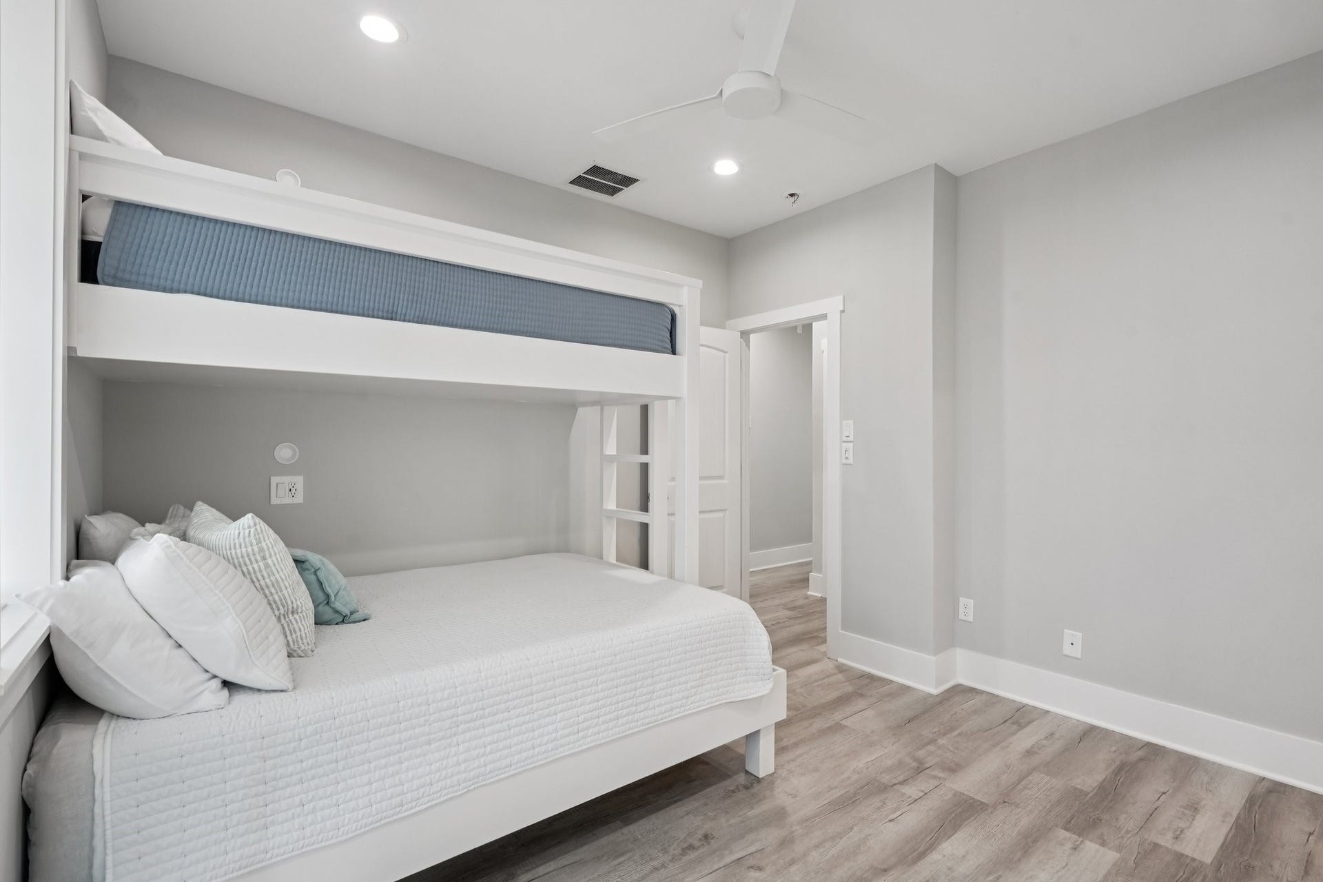 16700 Montego Way, Jamaica Beach, TX 77554 16700 Montego Way, Jamaica Beach, TX 77554