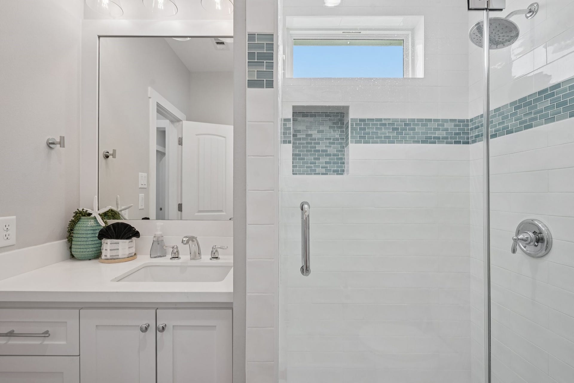 16700 Montego Way, Jamaica Beach, TX 77554 16700 Montego Way, Jamaica Beach, TX 77554