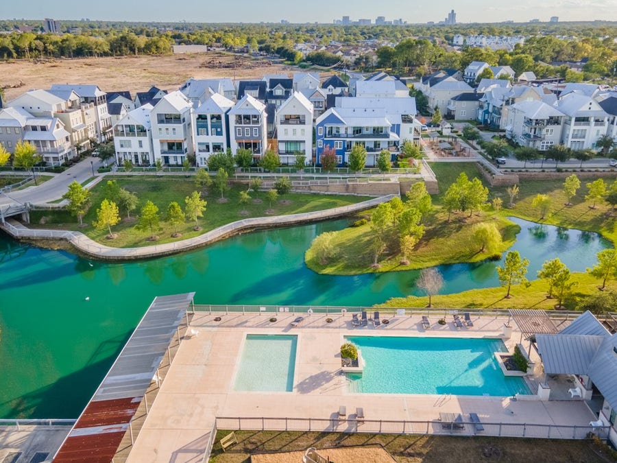 Property photo for 2618 Lake Kolbe Lane, Houston, TX
