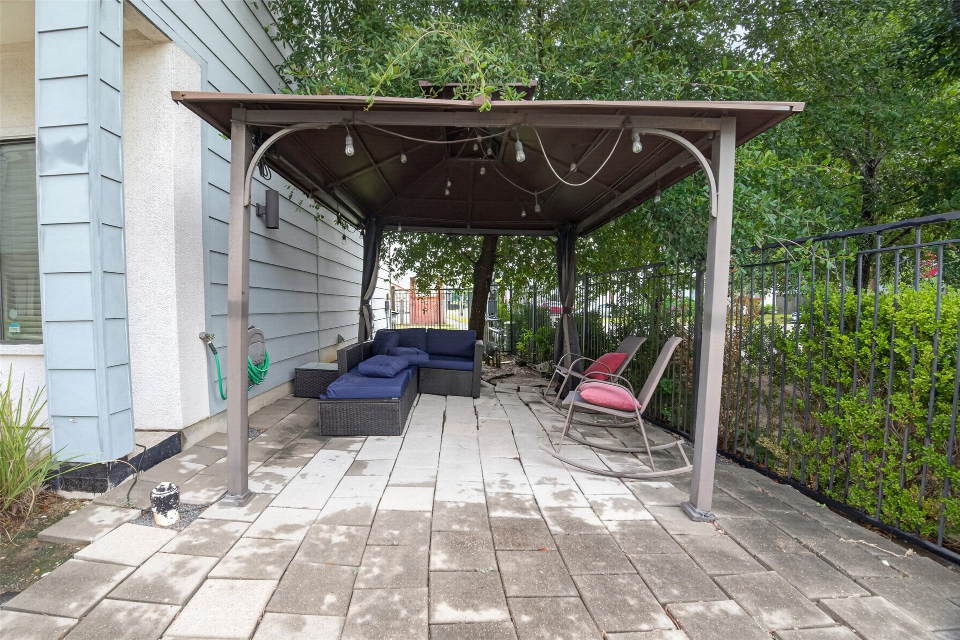 404 Drennan Street, Houston, TX 77003 Private area that is yours!