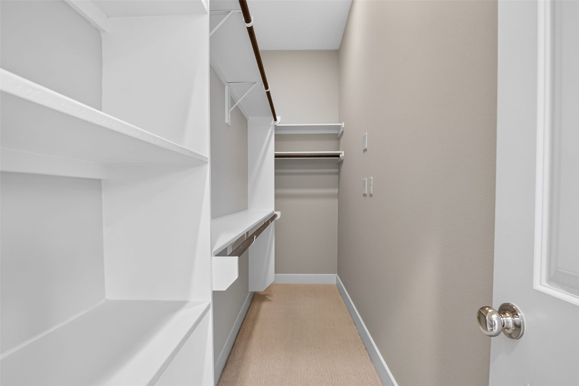 404 Drennan Street, Houston, TX 77003 Walk in closet