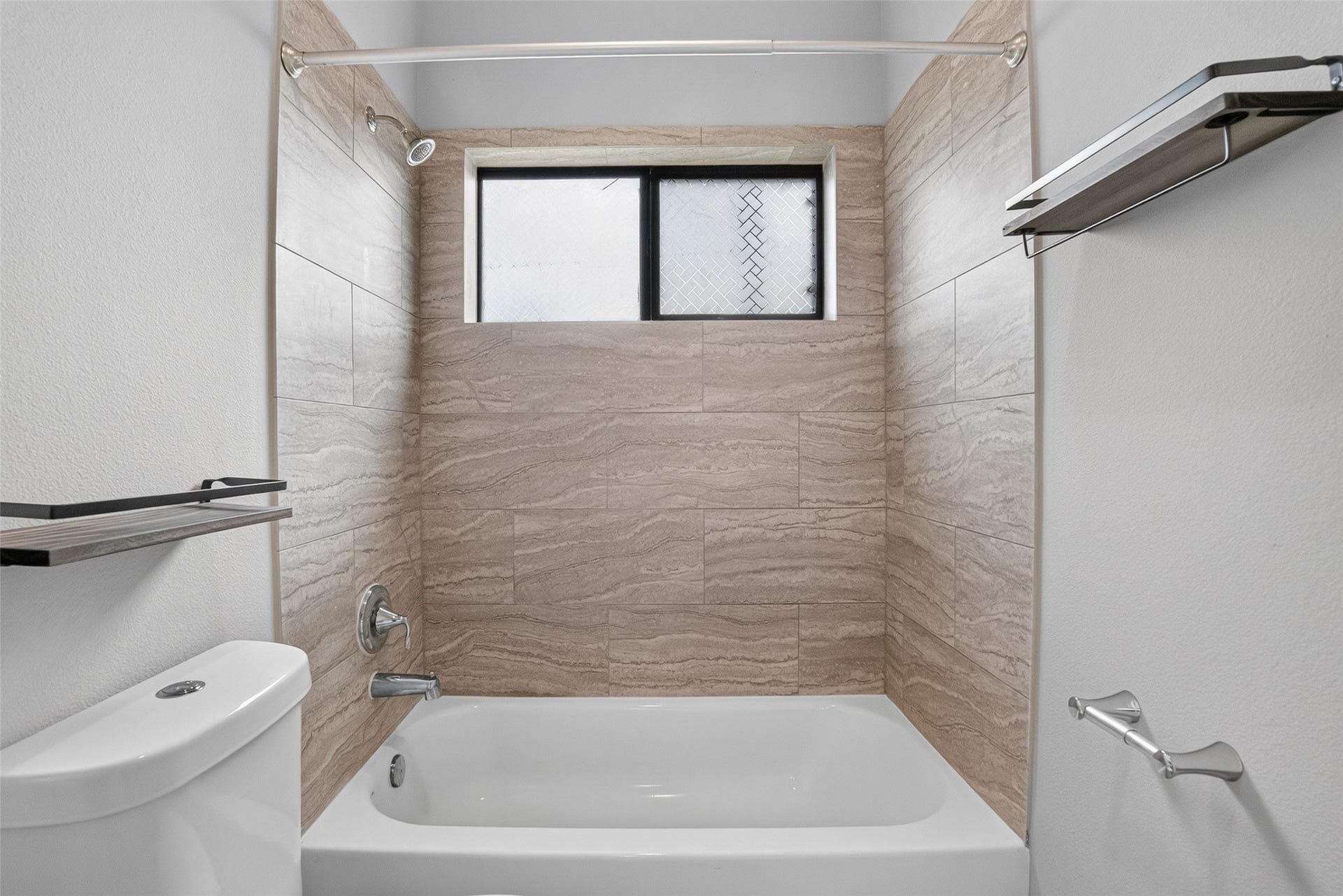 404 Drennan Street, Houston, TX 77003 Bathroom #2