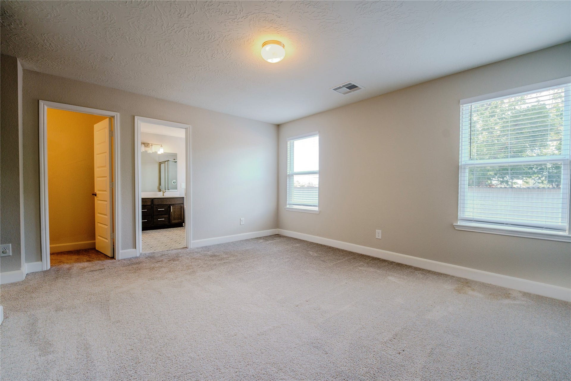 8609 Cedar Brook Point Drive, Houston, TX 77080 Primary bedroom with en suite bathroom