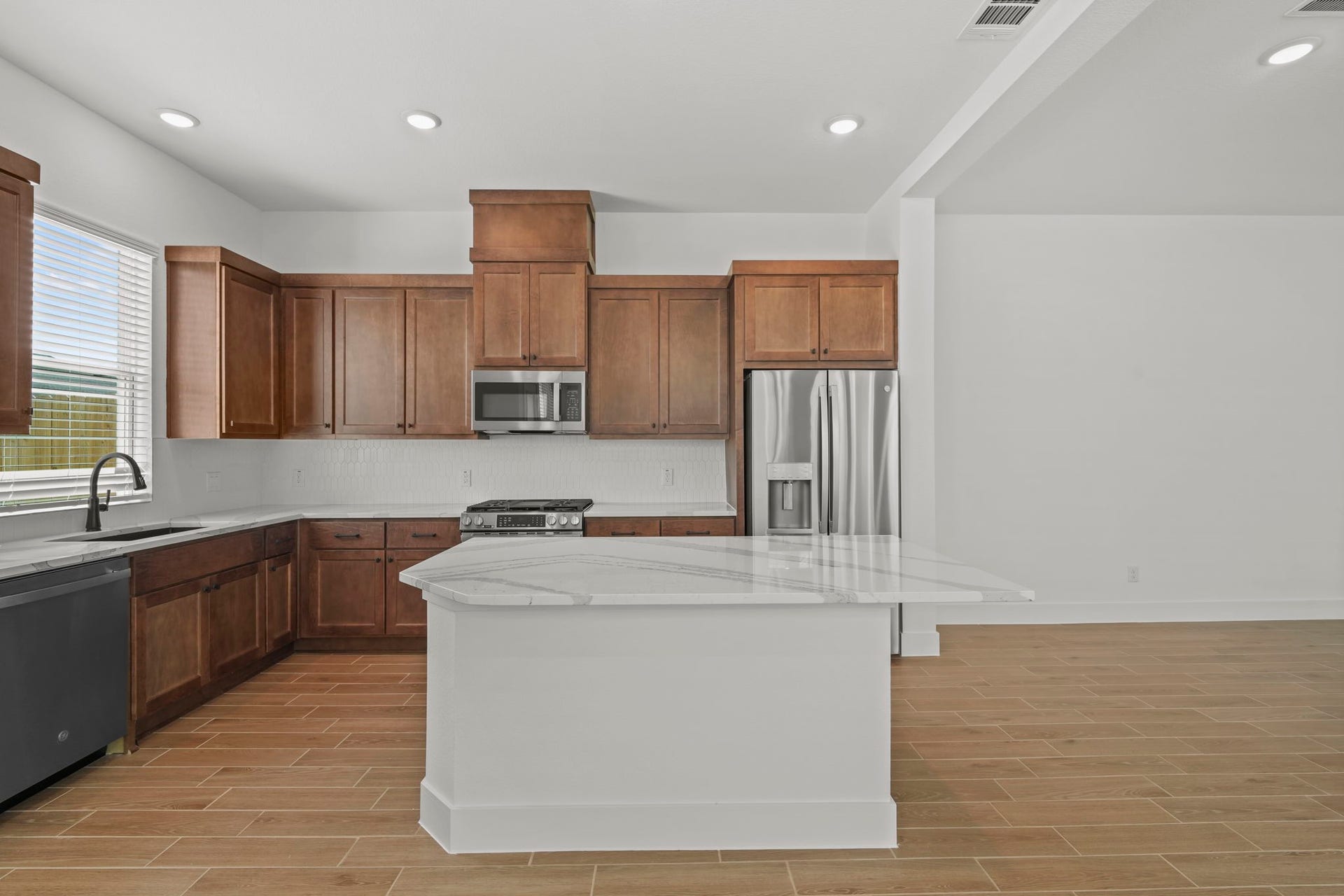 2811 Brandon Bluff Bend, Fulshear, TX 77441 2811 Brandon Bluff Bend, Fulshear, TX 77441