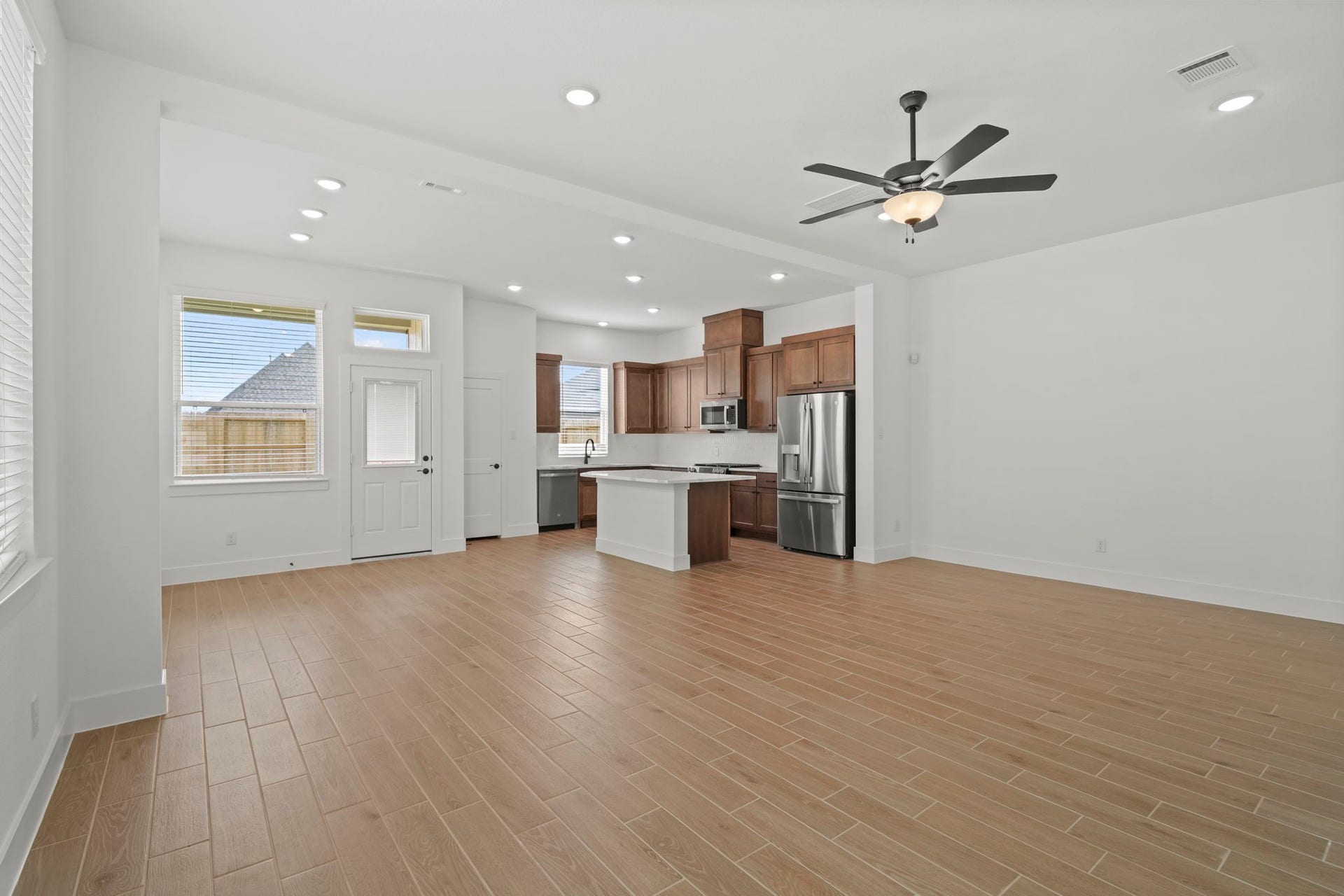2811 Brandon Bluff Bend, Fulshear, TX 77441 2811 Brandon Bluff Bend, Fulshear, TX 77441