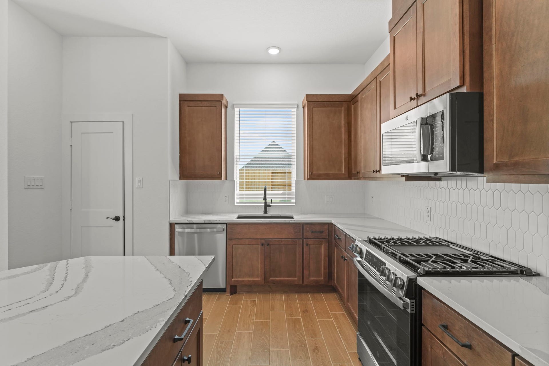 2811 Brandon Bluff Bend, Fulshear, TX 77441 2811 Brandon Bluff Bend, Fulshear, TX 77441