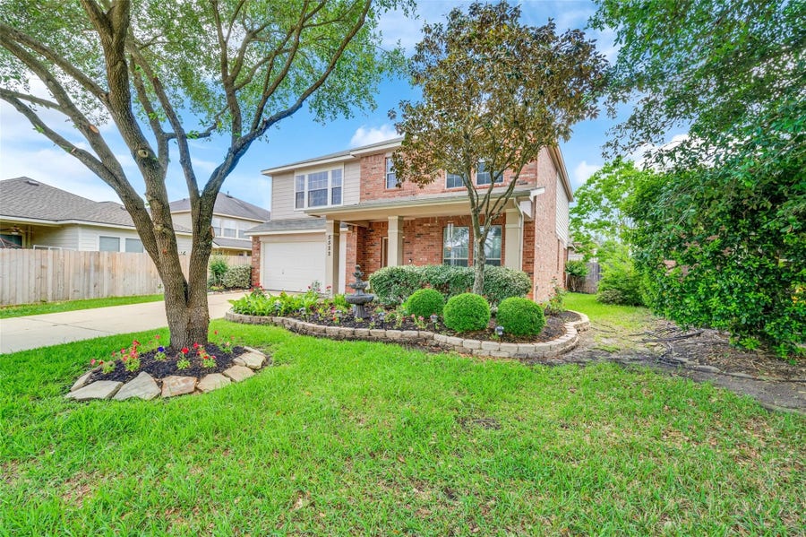 Property photo for 5522 Brookhollow Oaks Trail, Houston, TX