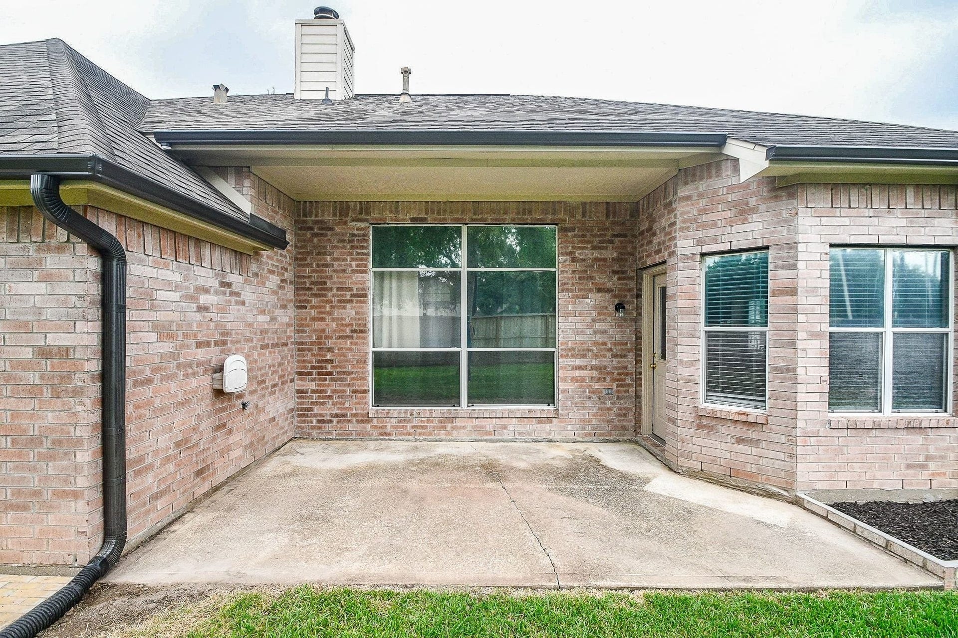 6811 Shelby Oaks Drive, Richmond, TX 77407